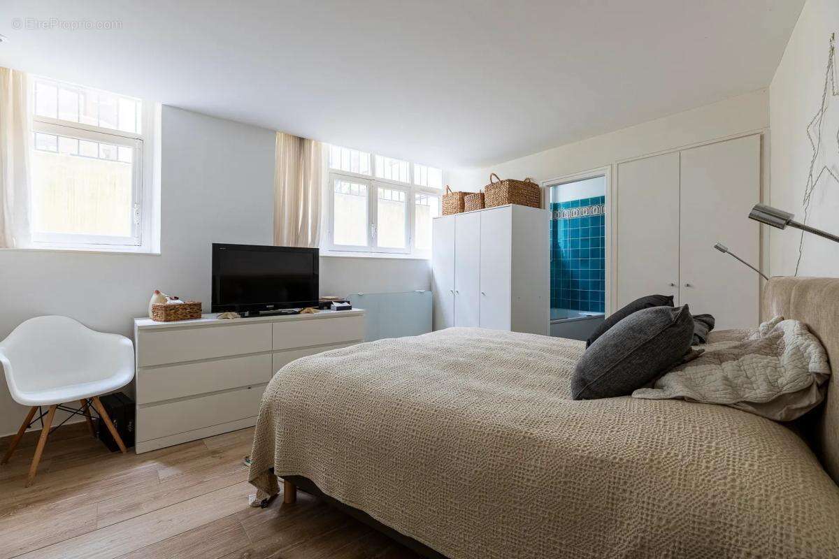 Appartement à PARIS-7E