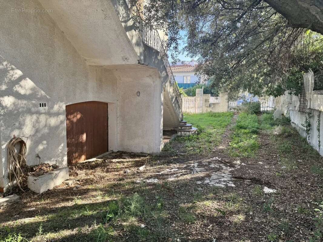 Maison à VILLELONGUE-DELS-MONTS