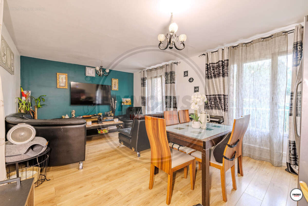 Appartement Les Mureaux 5 pièce(s) - photo 3