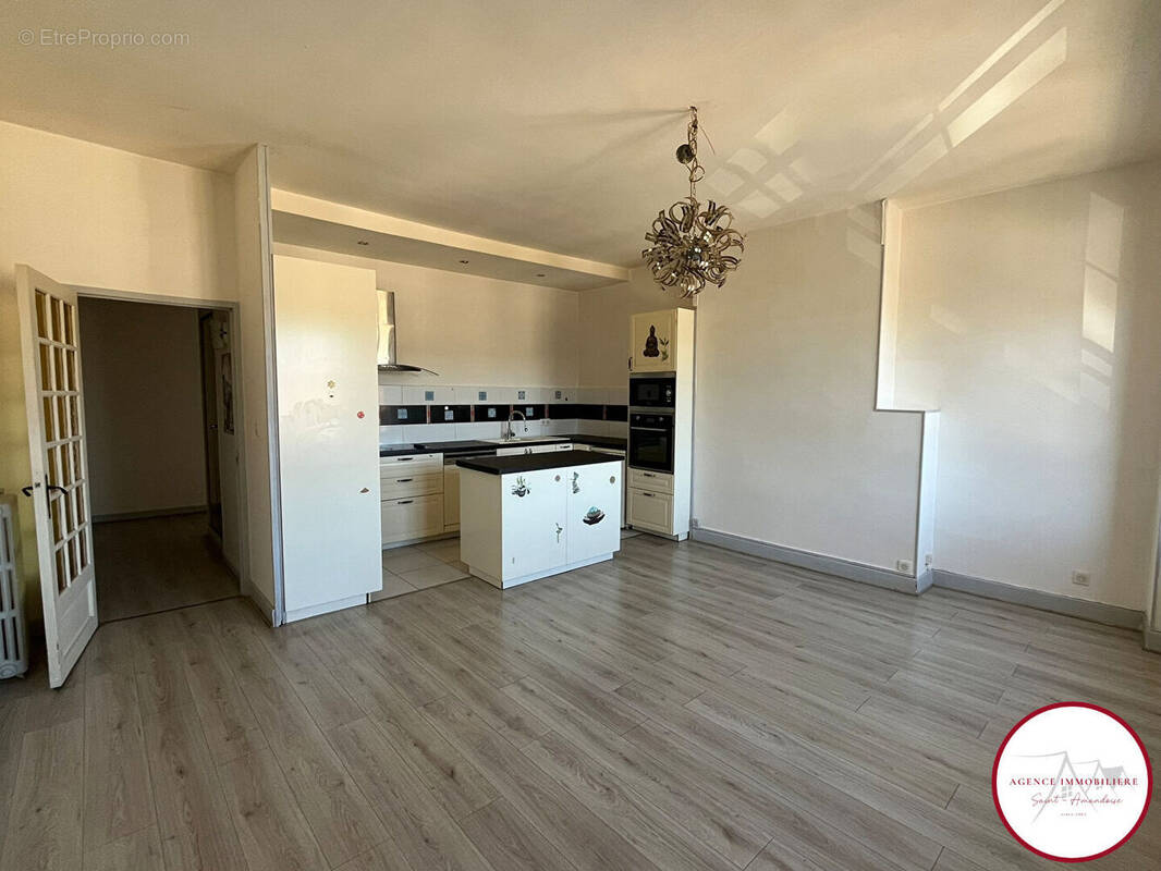 Appartement à SAINT-AMAND-MONTROND