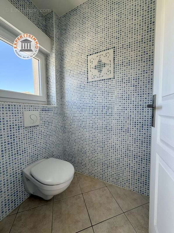 Saint esteve - plain-pied familial d'environ 150 m² – piscine – double garage – terrain de 682 m² - photo 9