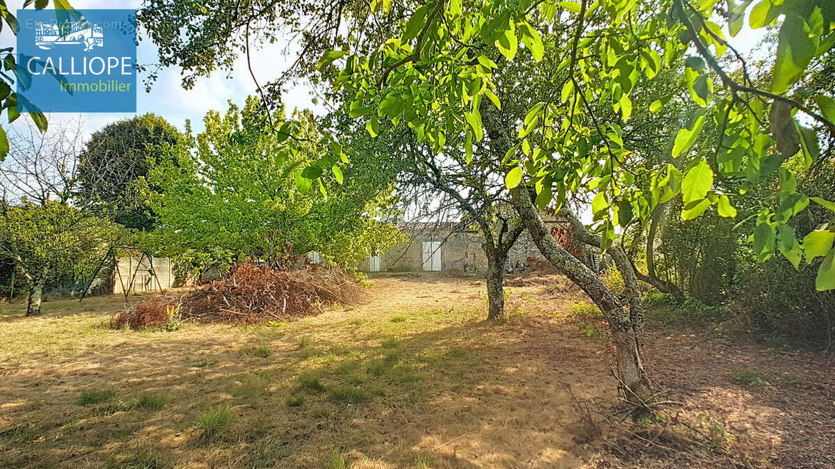 Charmant petit chateau a renover - photo 12