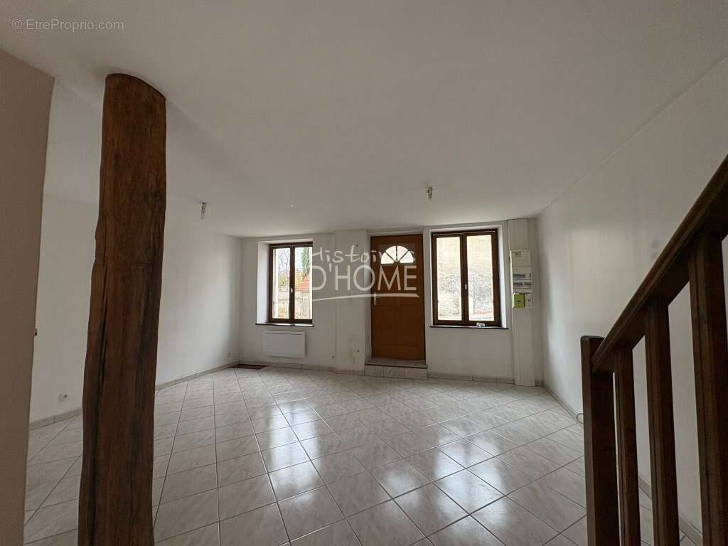 Maison à VIELS-MAISONS