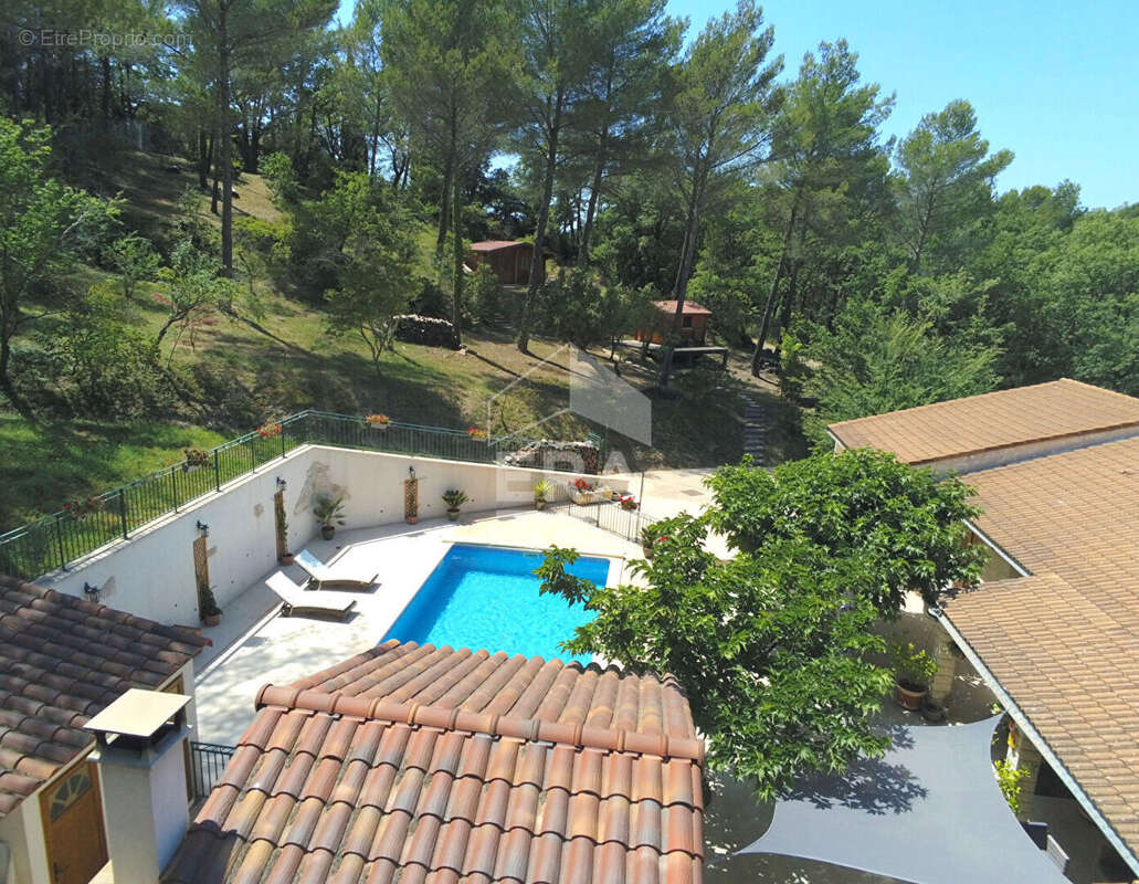 Maison à SIMIANE-COLLONGUE