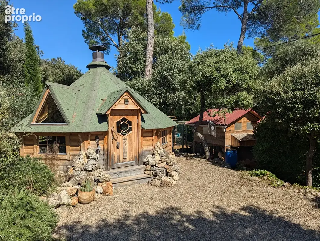 SILLANS LA CASCADE, maison 5 pièces avec dépendances, piscine et garage - photo 12