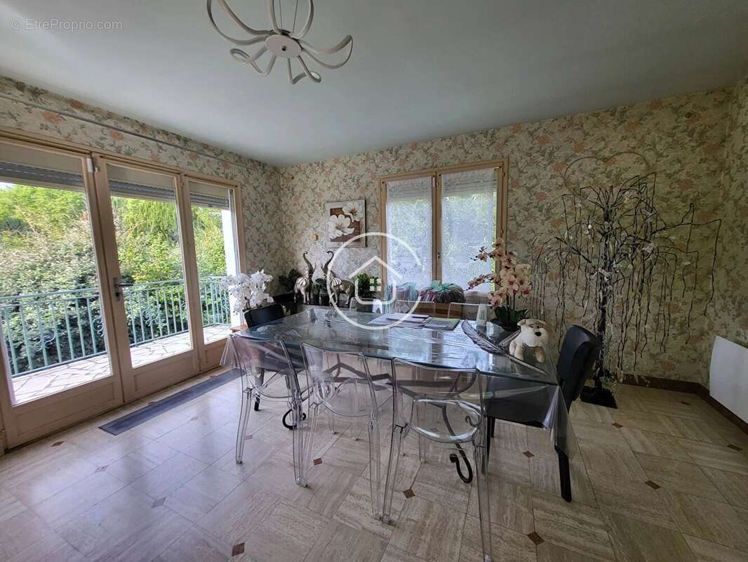 Maison à CHOUZY-SUR-CISSE