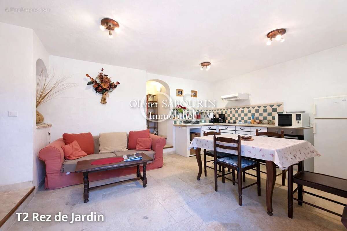 Maison à ROQUEBRUNE-SUR-ARGENS