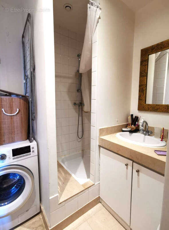 Appartement à PARIS-14E