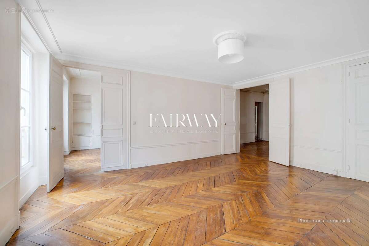 Appartement à PARIS-8E