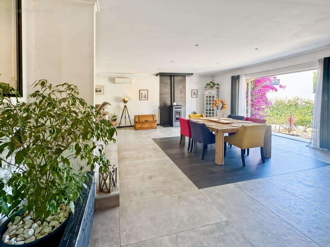 Maison à FREJUS