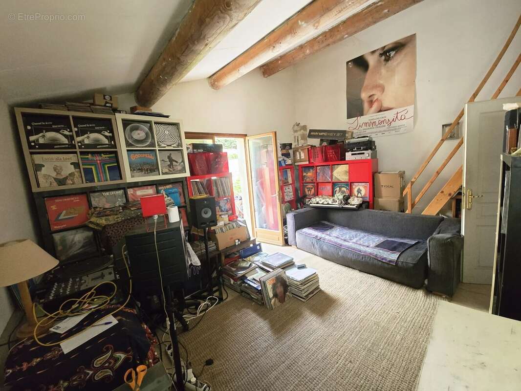 Maison à SAINT-QUENTIN-LA-POTERIE