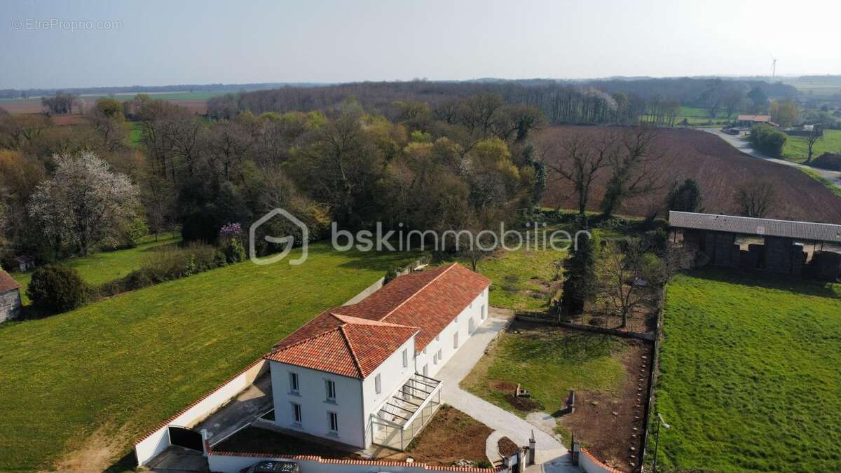 RARE – Propriété 363 m² – 10 chambres – Piscine intérieure – Idéal gîte - photo 2