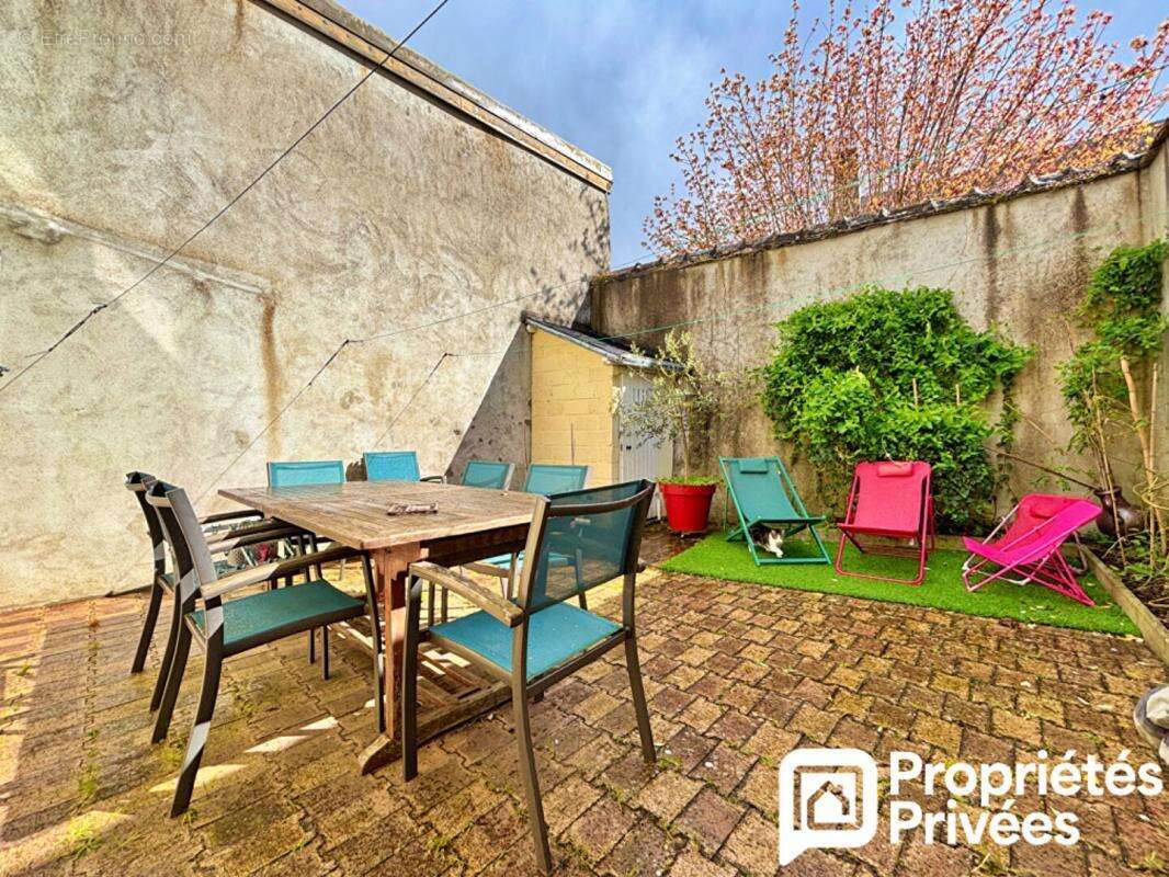 Maison à MEHUN-SUR-YEVRE