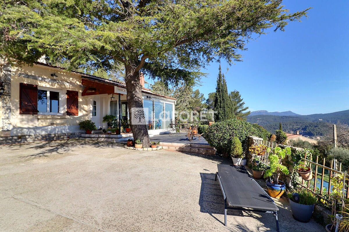 Maison à SOLLIES-VILLE