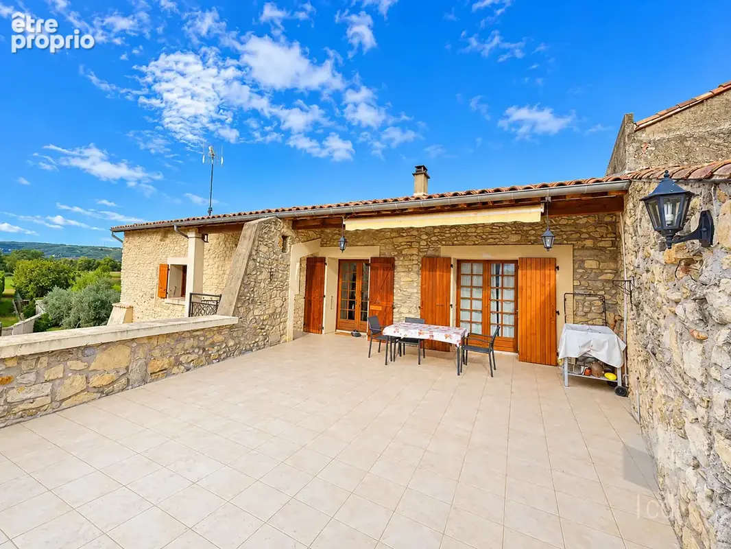 LORIOL-SUR-DRÔME - Maison de campagne 124 m2 avec piscine et dépendances - photo 3