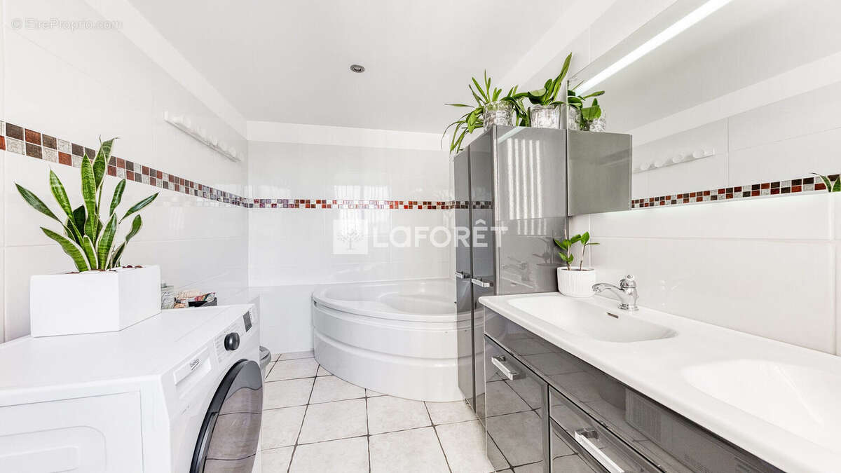 Appartement à ROISSY-EN-BRIE