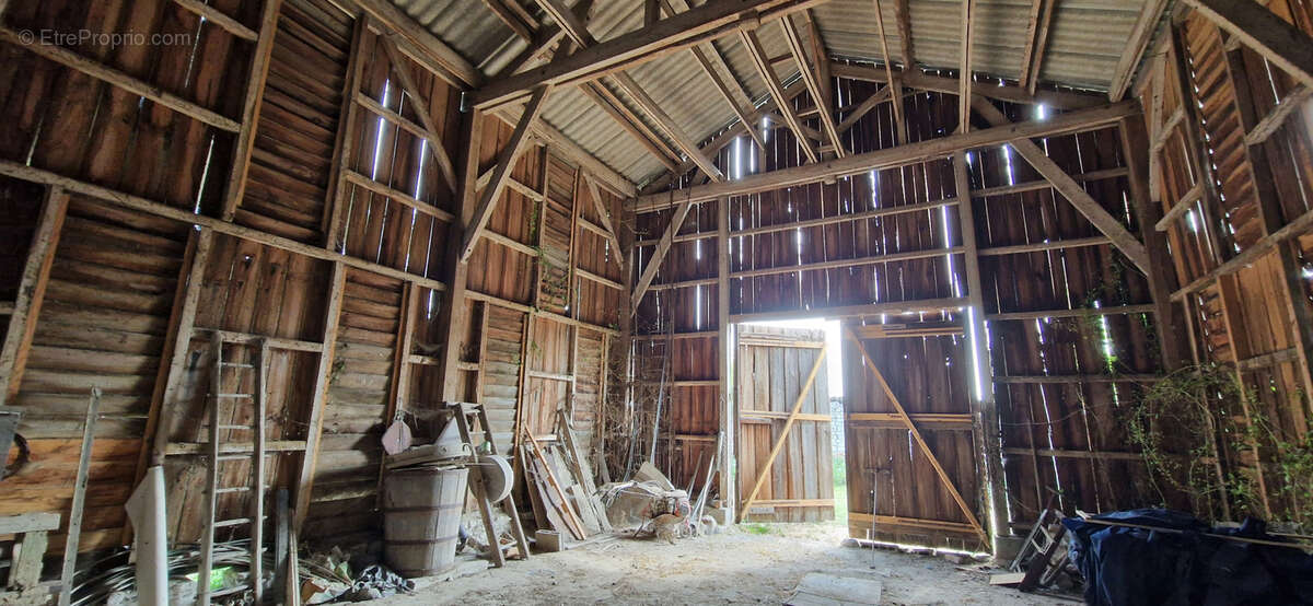 Autre à FAYE-LA-VINEUSE