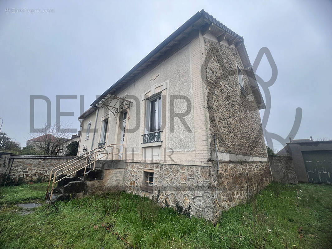 Maison à COULOMMIERS