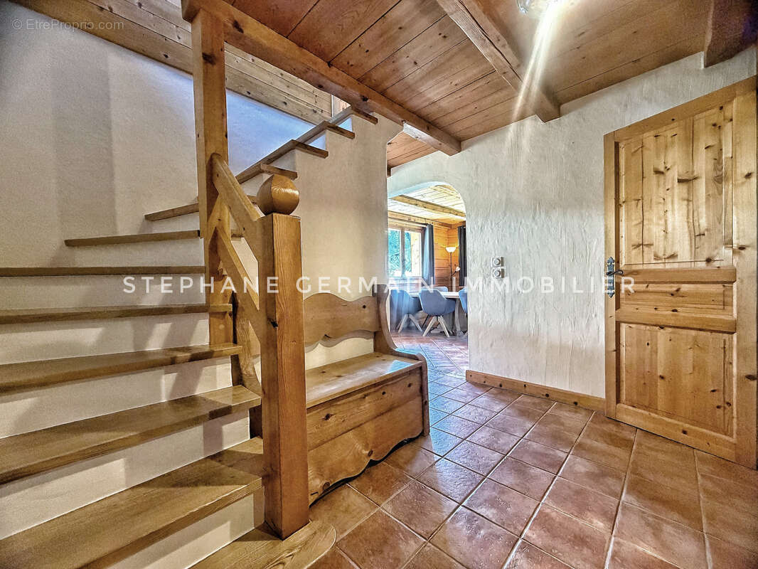 Maison à DEMI-QUARTIER