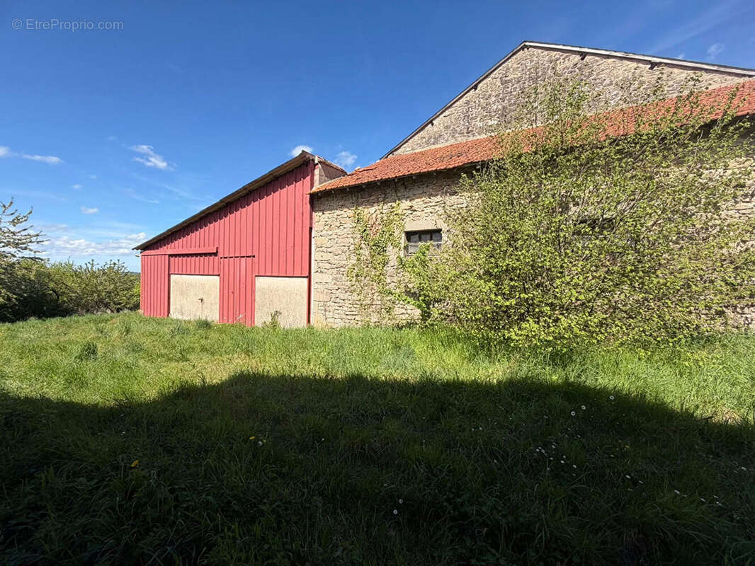 Maison à SAINT-AMAND-MAGNAZEIX