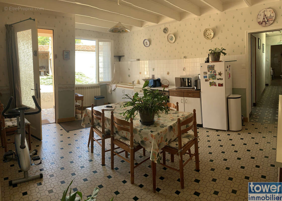 Maison à FONTAINE-CHALENDRAY