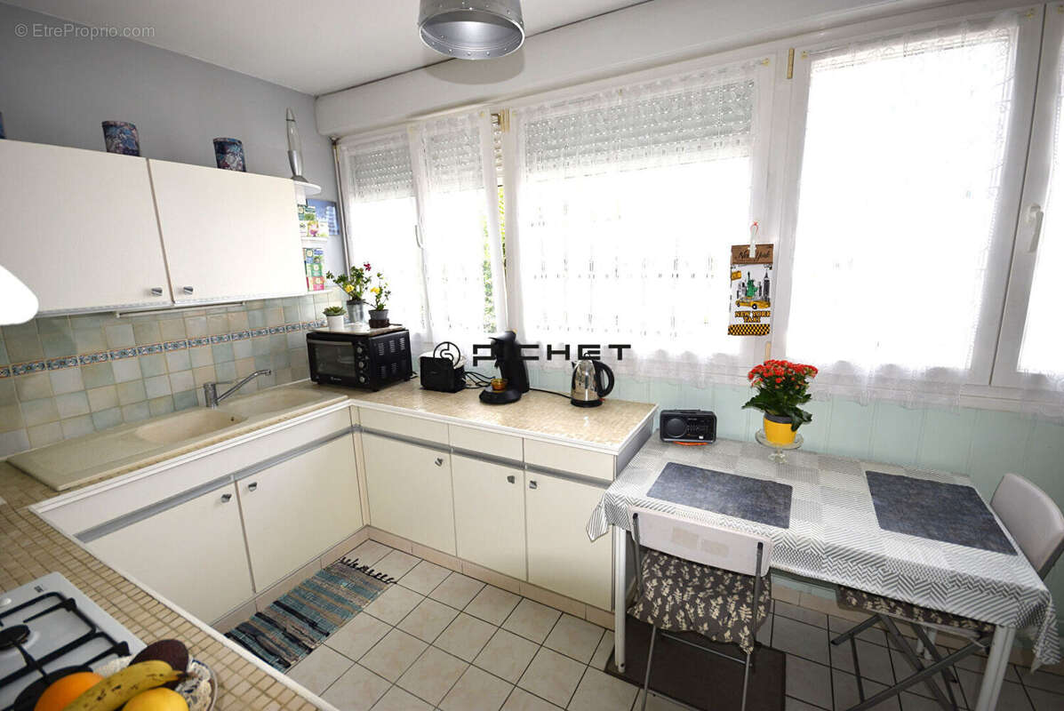 La Rochelle ,  AppartementT3 69m² avec balcon,  cave et parking - photo 10