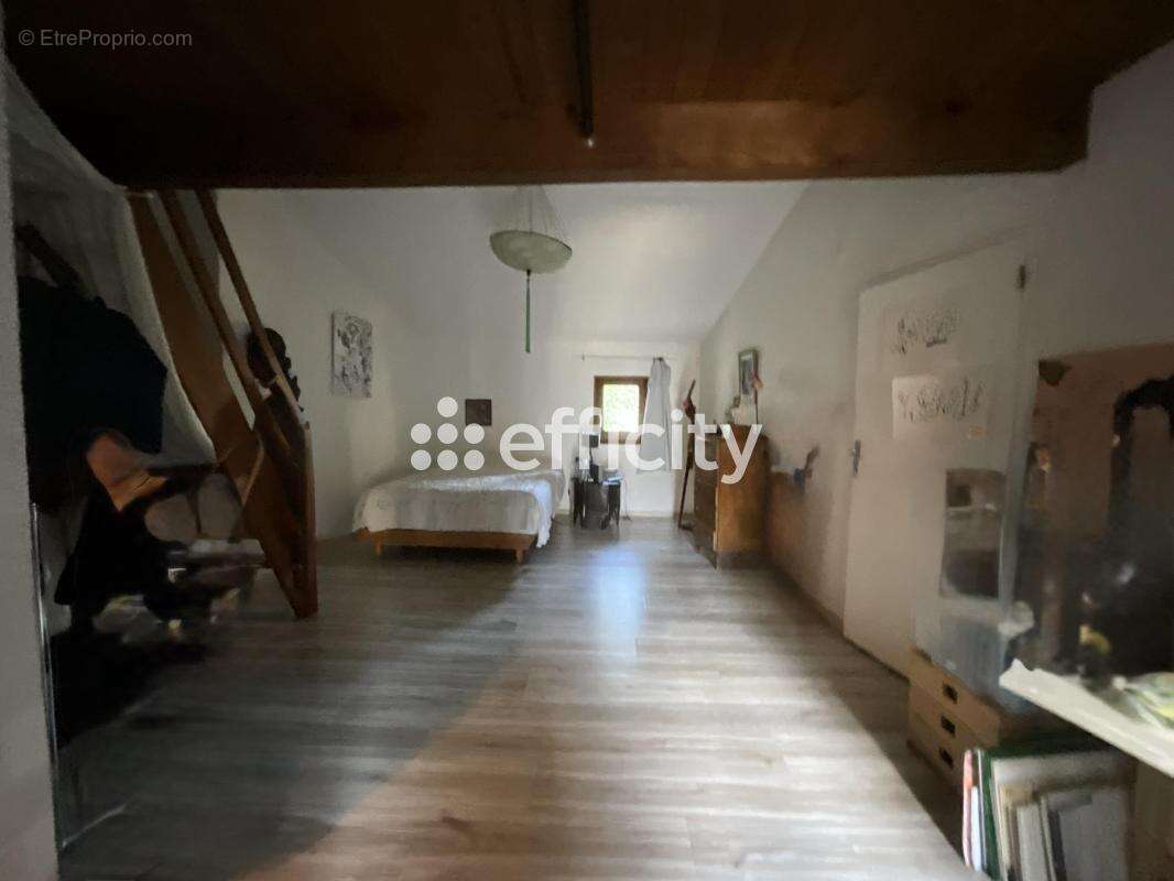 Maison à CHOMERAC