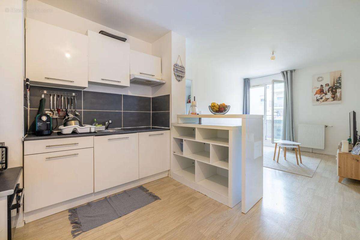 Appartement à FLEURY-MEROGIS