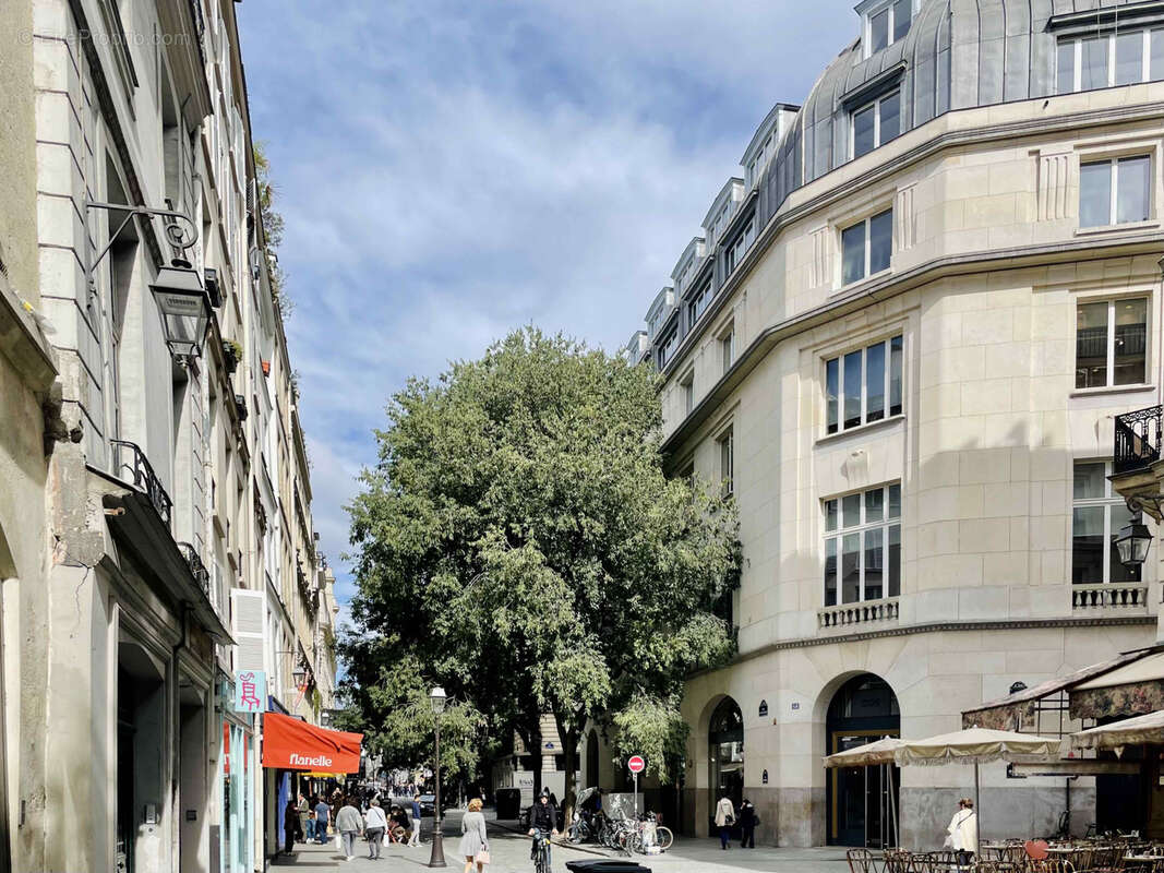 Appartement à PARIS-2E