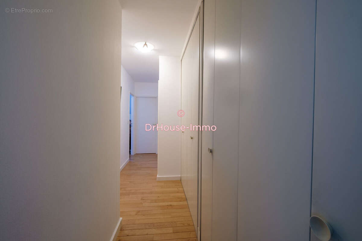 Appartement à VILLE-D'AVRAY