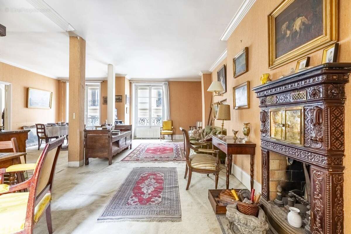 Appartement à PARIS-4E