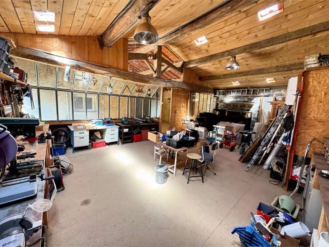 Maison de 150 m² avec 200 m² de dépendances  - photo 9