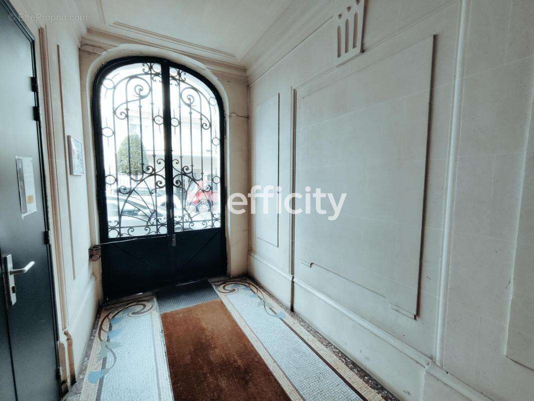 Appartement à MONTROUGE
