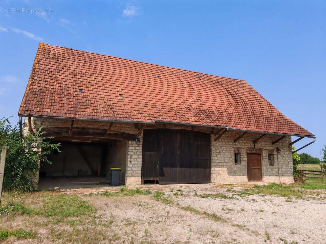 Photo 2 - Maison à LA CHAPELLE-SAINT-SAUVEUR