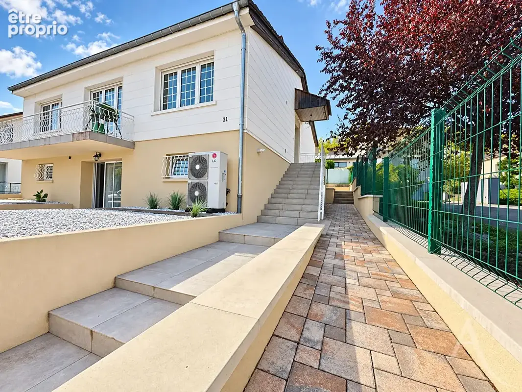 Maison familiale rénovée 8 pièces (232 m²) - Hauteurs de Manom - photo 16