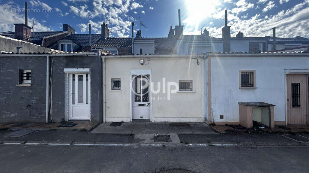 Maison à DOURGES