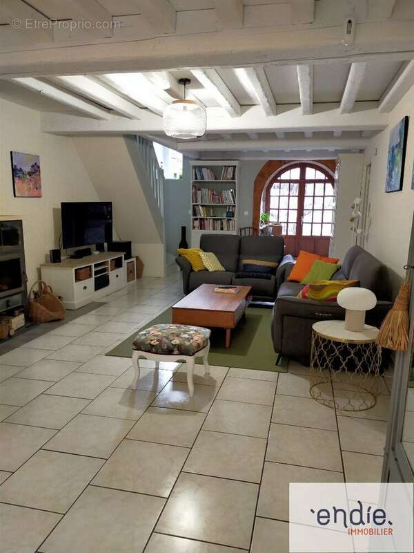 Maison à AVOT