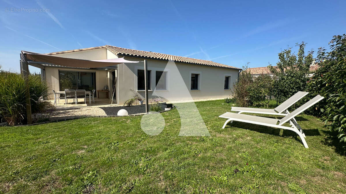 Maison à SAINT-GELAIS