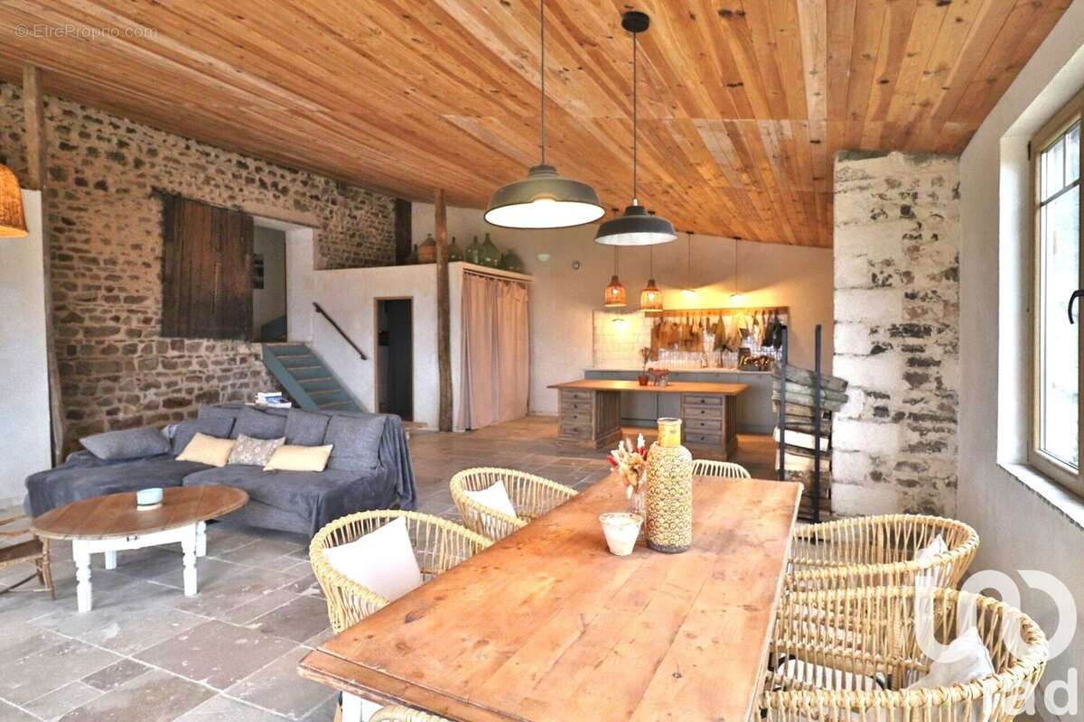 Photo 2 - Maison à LEYNES