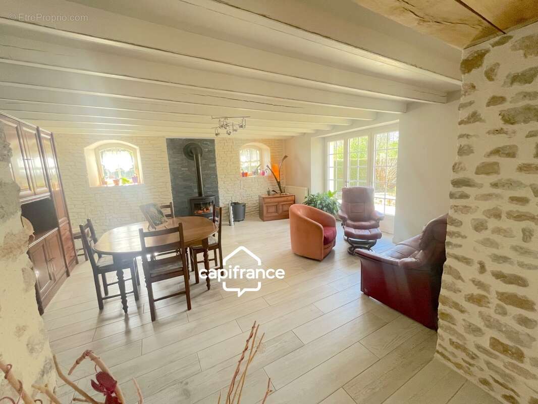 À vendre – Maison de campagne à SAINT CYR DES GATS (85) - photo 5