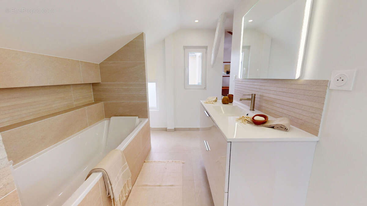 Appartement à PARIS-3E