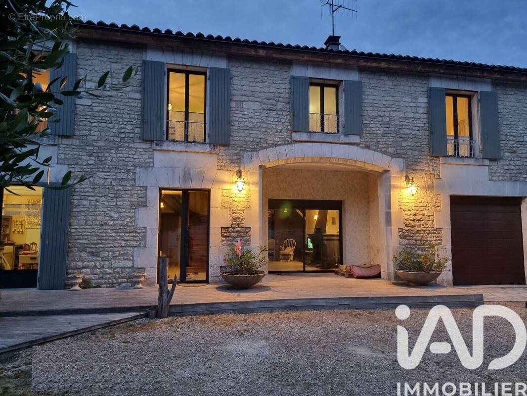 Photo 1 - Maison à JARNAC