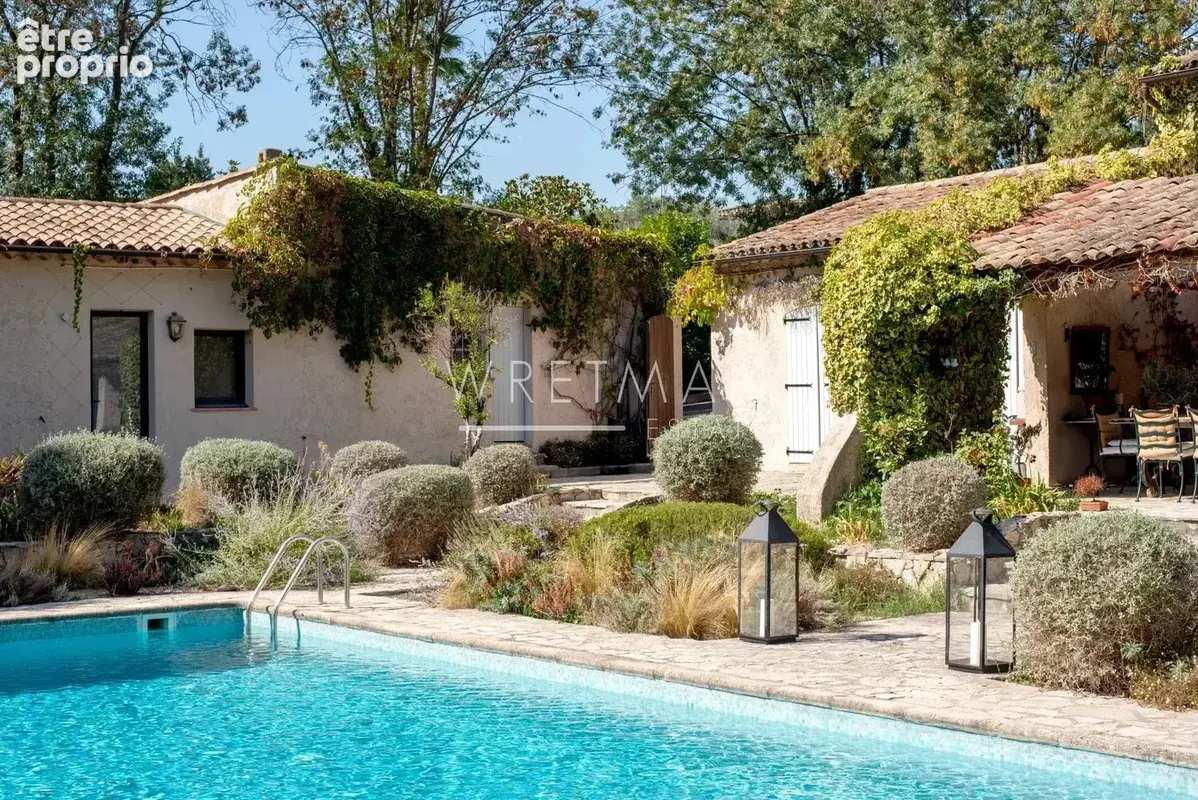 Co Exclusive À vendre près de Valbonne - Domaine de 3 logements - photo 3