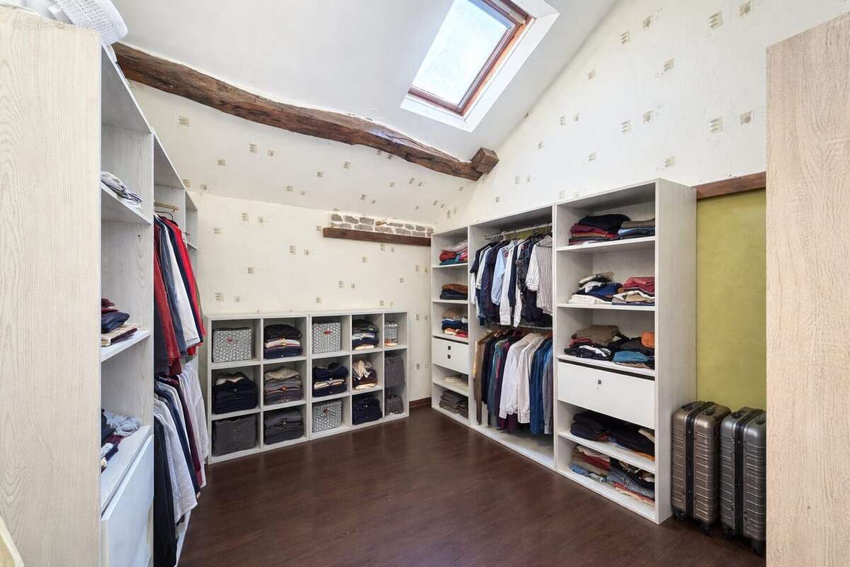 Maison à ADELANS-ET-LE-VAL-DE-BITHAINE