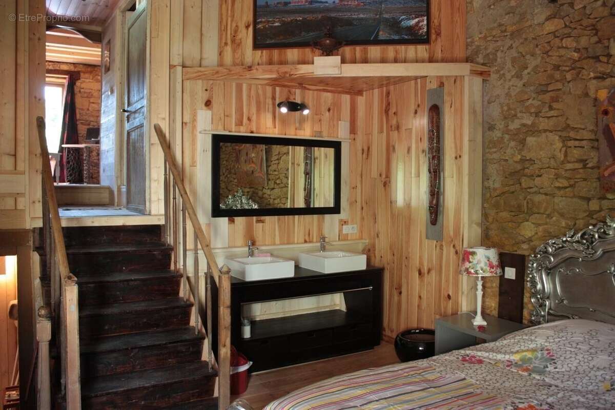 Maison à SAINT-POMPONT