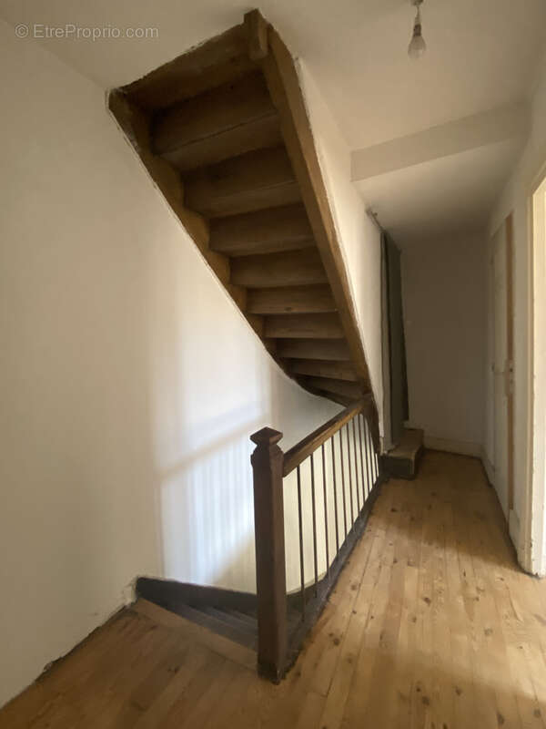 Maison à SAINT-JUST-EN-CHEVALET