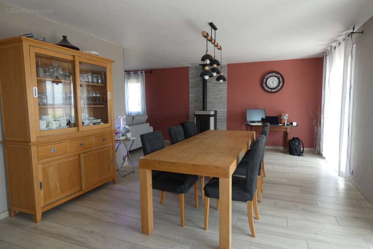Dans un charmant bourg proche de montcenis - pavillon sur sous-sol - photo 5