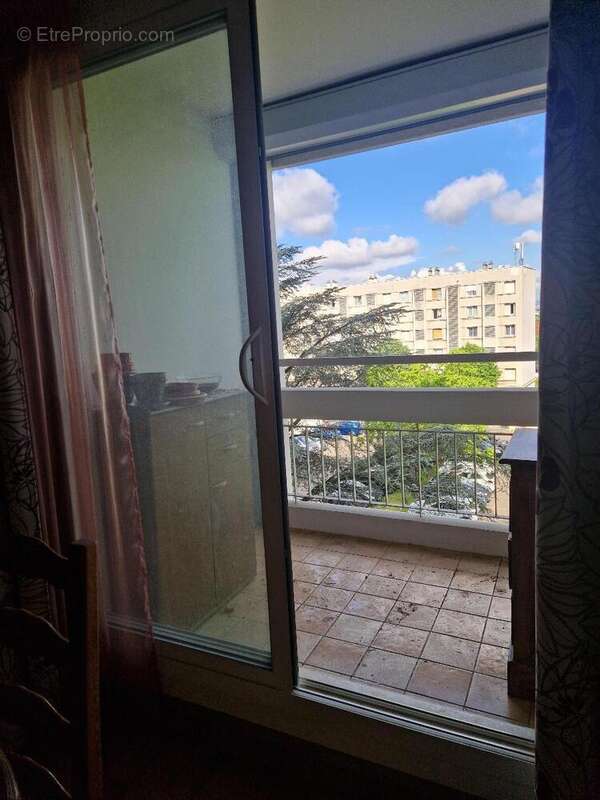   - Appartement à SAINT-PRIEST