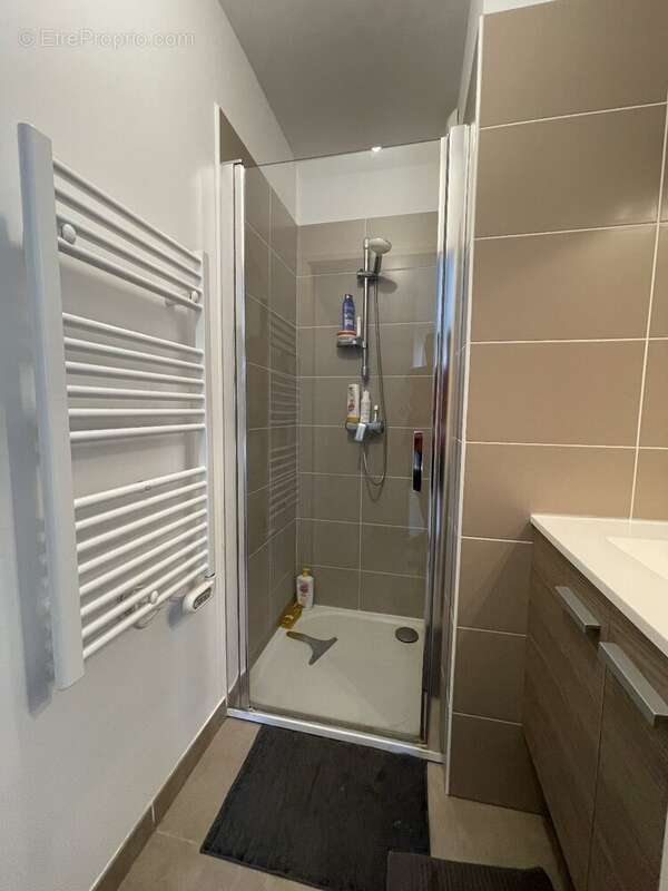 T4 Dernier étage, 2 grand garages avec cour privative - photo 6
