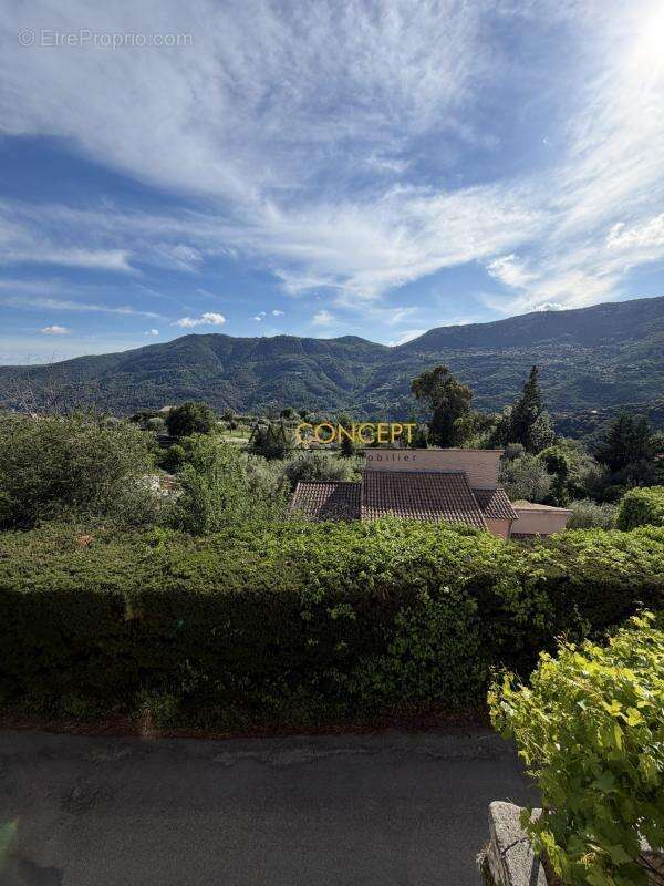 Appartement à CONTES